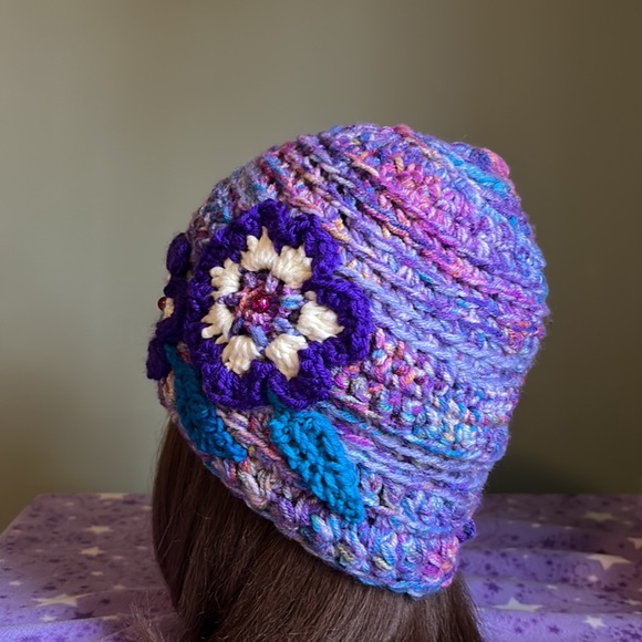 Vibrant Multicolor crochet beanie medium soft colorful acrylic yarn new - Picture 7 of 10